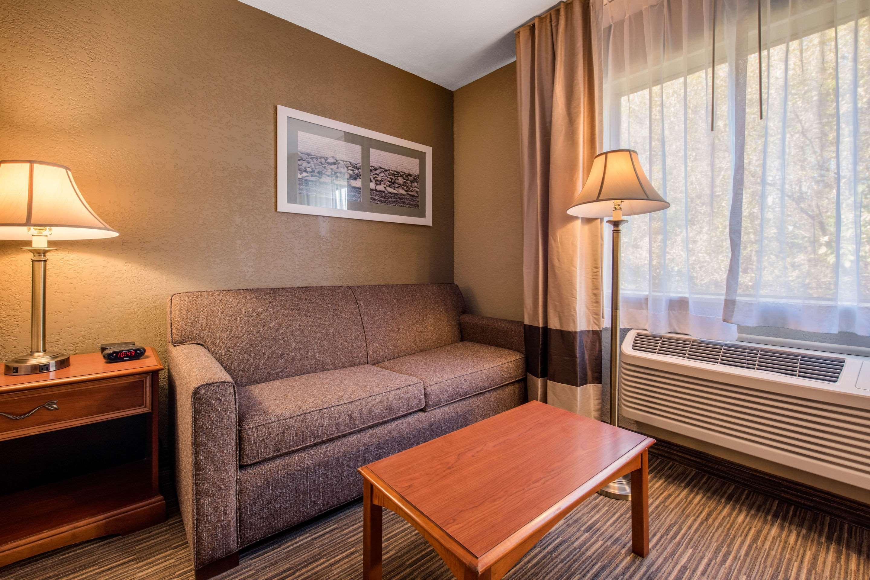 Quality Inn & Suites New Castle Exterior foto